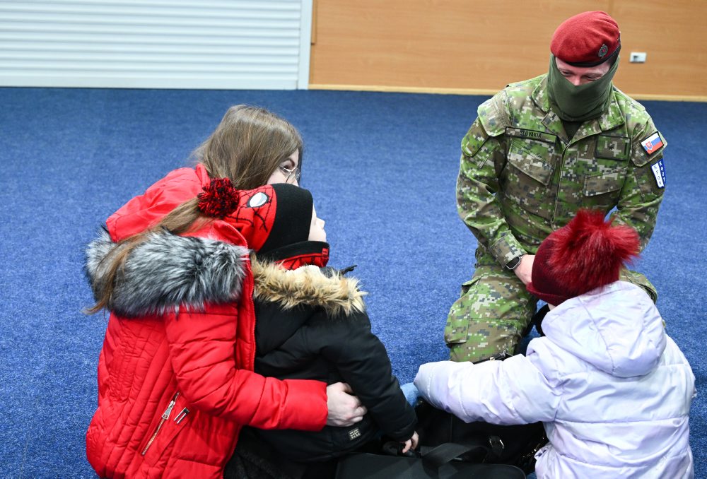 PREZIDENT: Návšteva vojakov KFOR v Kosove