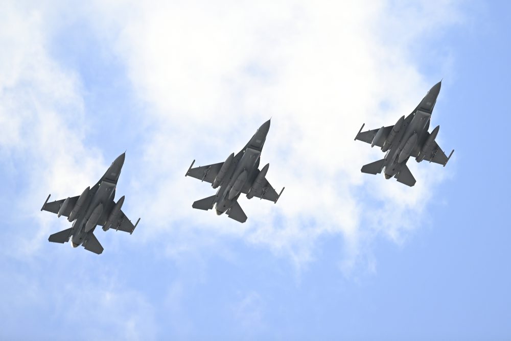 Na vojenskom letisku v Kuchyni pristáli ďalšie tri nové stíhačky F-16