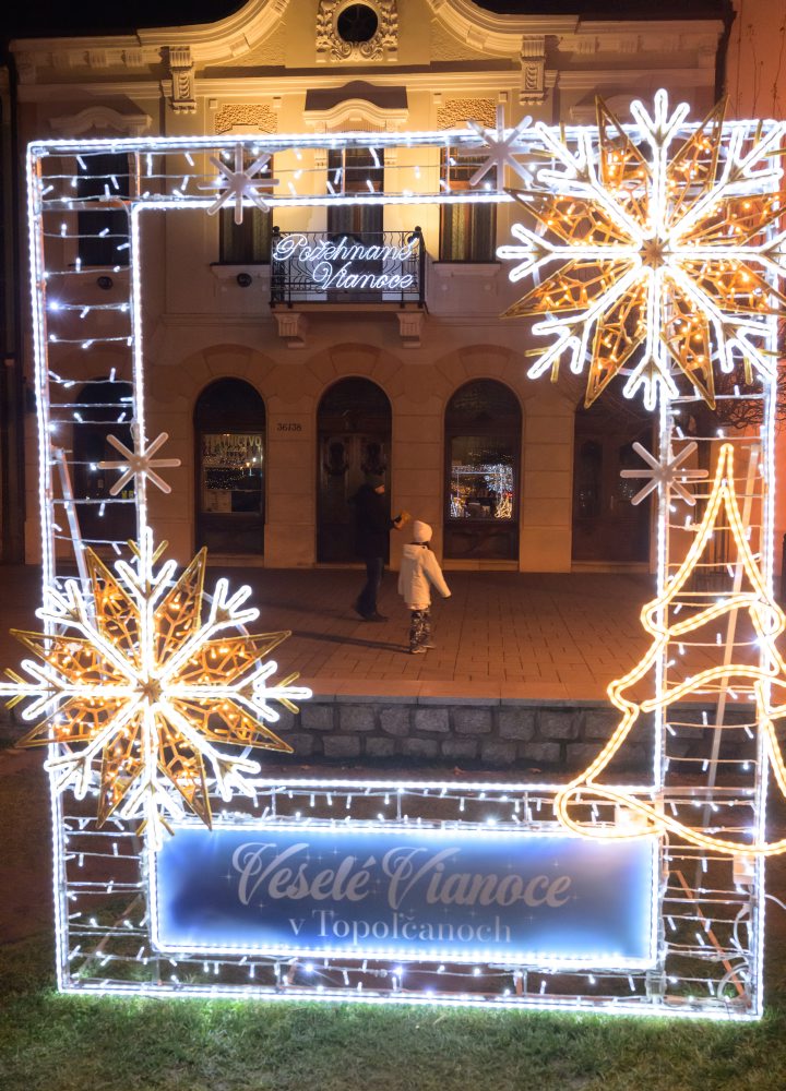 Vianočné mestečko v Topoľčanoch