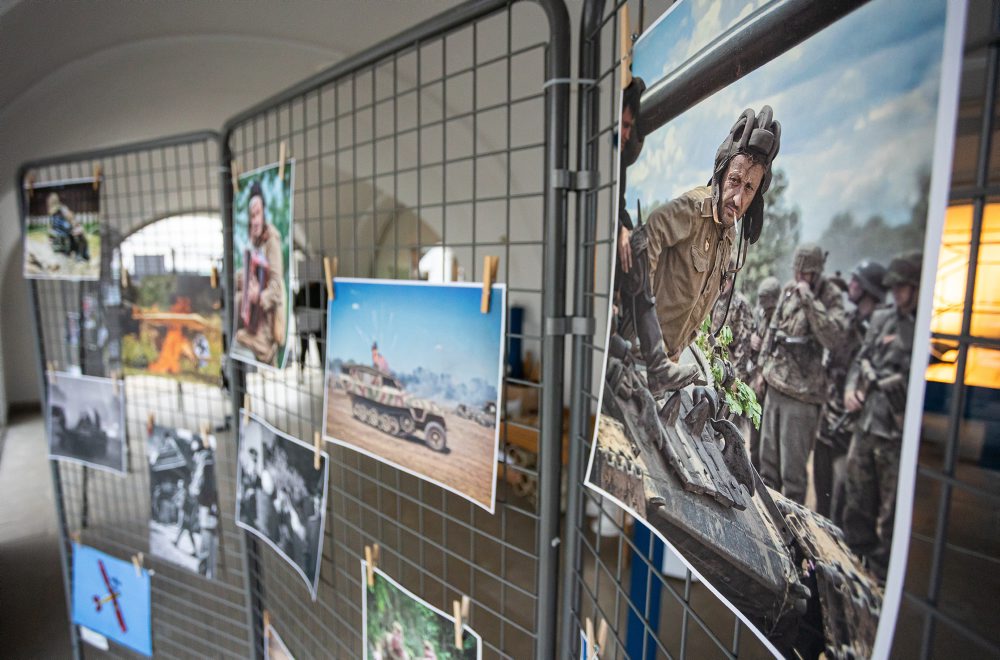 Výstava športových a kultúrno-spoločenských momentov v Rajci fotografa Petra Stehlíka 