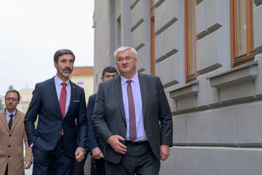 Minister zahraničných vecí SR Juraj Blanár a šéf ukrajinskej diplomacie Andrij Sybiha otvorili v Prešove Generálny konzulát Ukrajiny