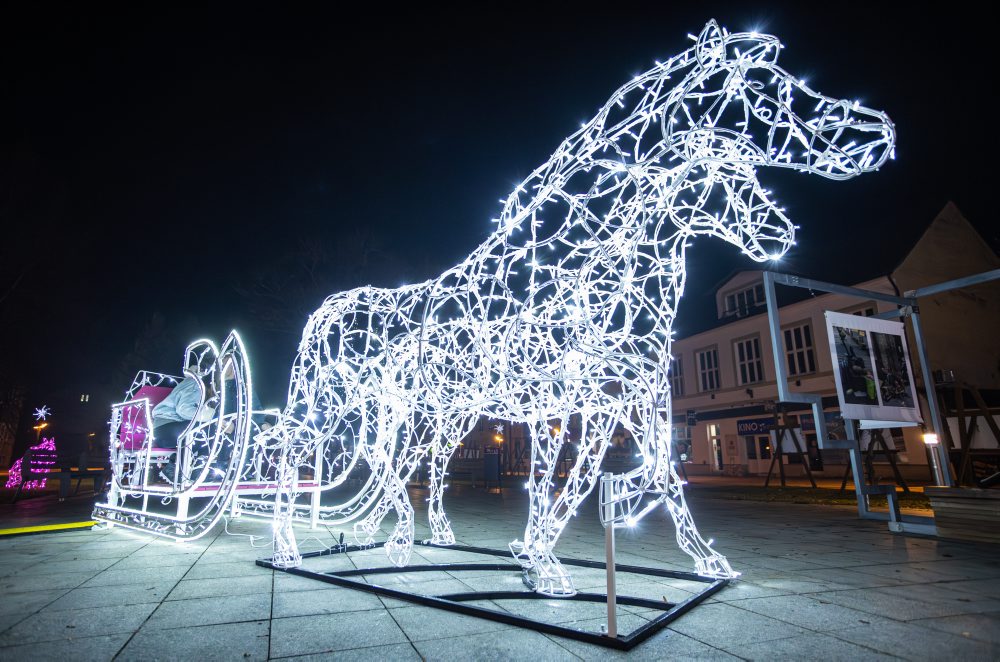 Vianočná výzdoba na Divadelnom námestí v Martine 