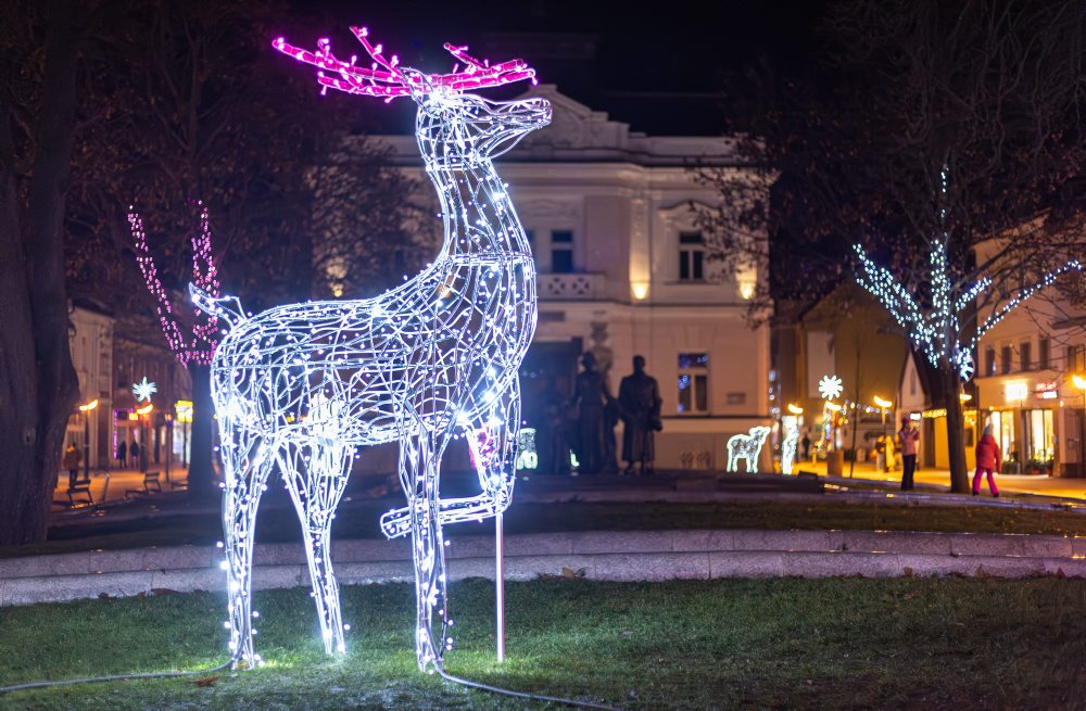 Vianočná výzdoba na Divadelnom námestí v Martine 