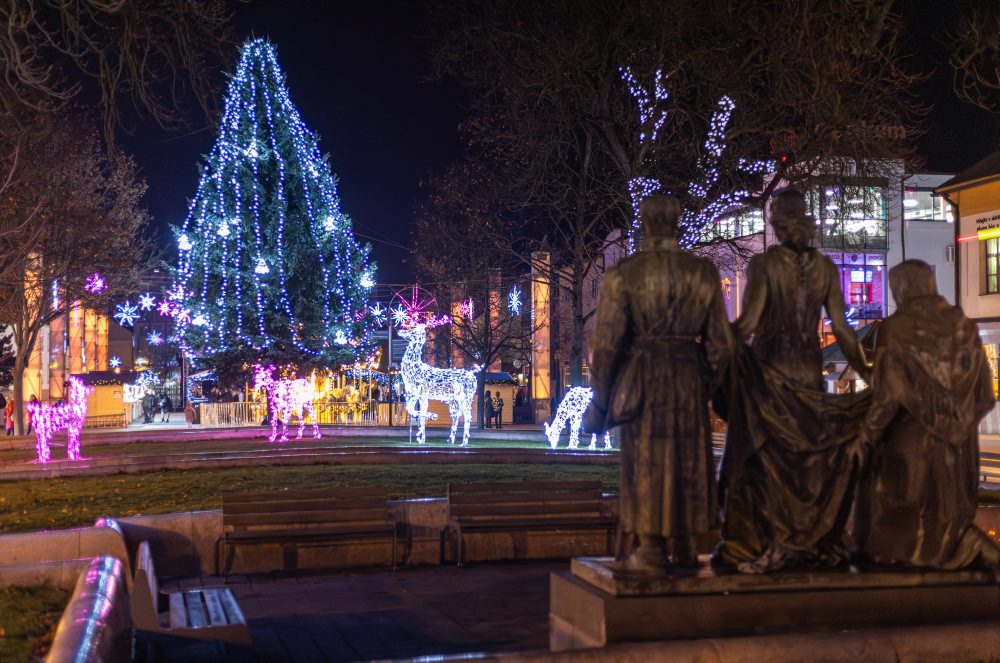 Vianočná výzdoba na Divadelnom námestí v Martine 