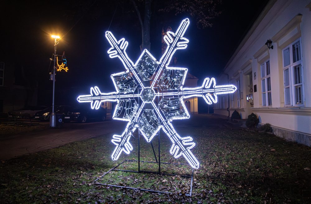 Vianočná výzdoba na Divadelnom námestí v Martine 