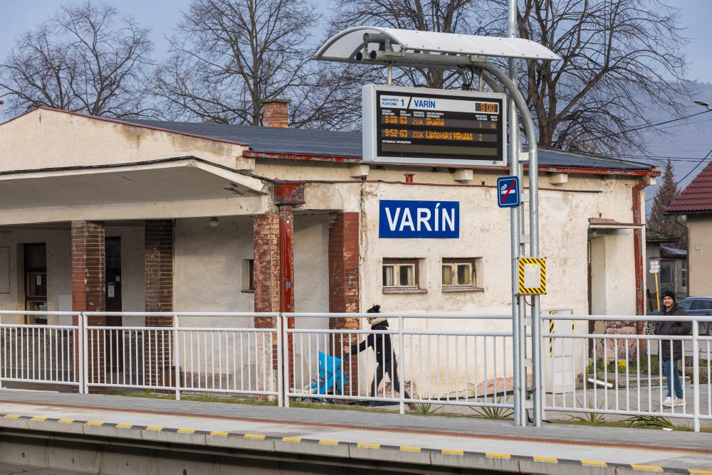 ŽSR dokončili modernizáciu železničného úseku Váh - Varín - Strečno