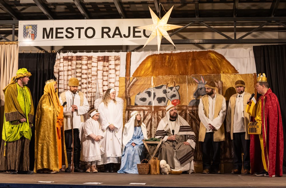 Živý Betlehem na Námestí SNP v Rajci