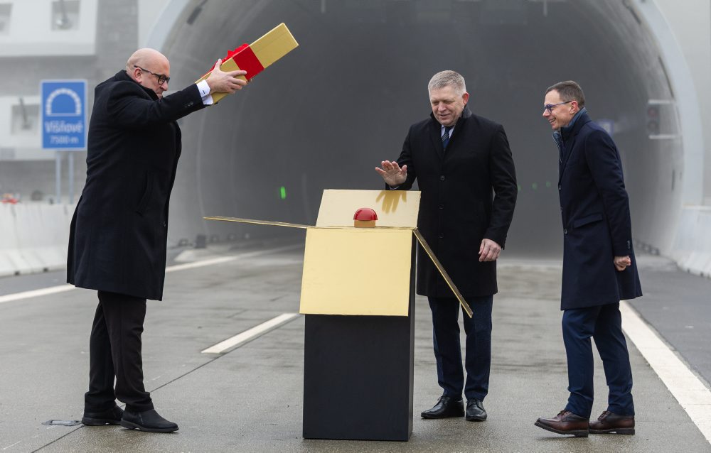 Slávnostné otvorenie diaľničného úseku D1 Lietavská Lúčka - Dubná Skala vrátane tunela Višňové