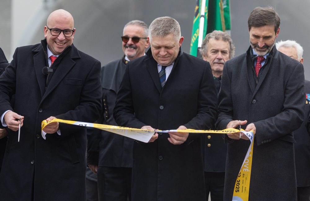Slávnostné otvorenie diaľničného úseku D1 Lietavská Lúčka - Dubná Skala vrátane tunela Višňové