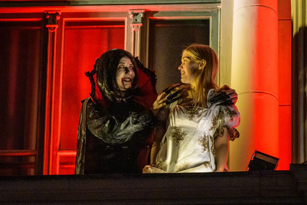 Na historickom múzejnom balkóne v Košiciach ožili legendárne divadelné scény