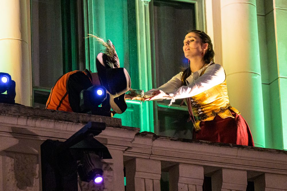 Na historickom múzejnom balkóne v Košiciach ožili legendárne divadelné scény