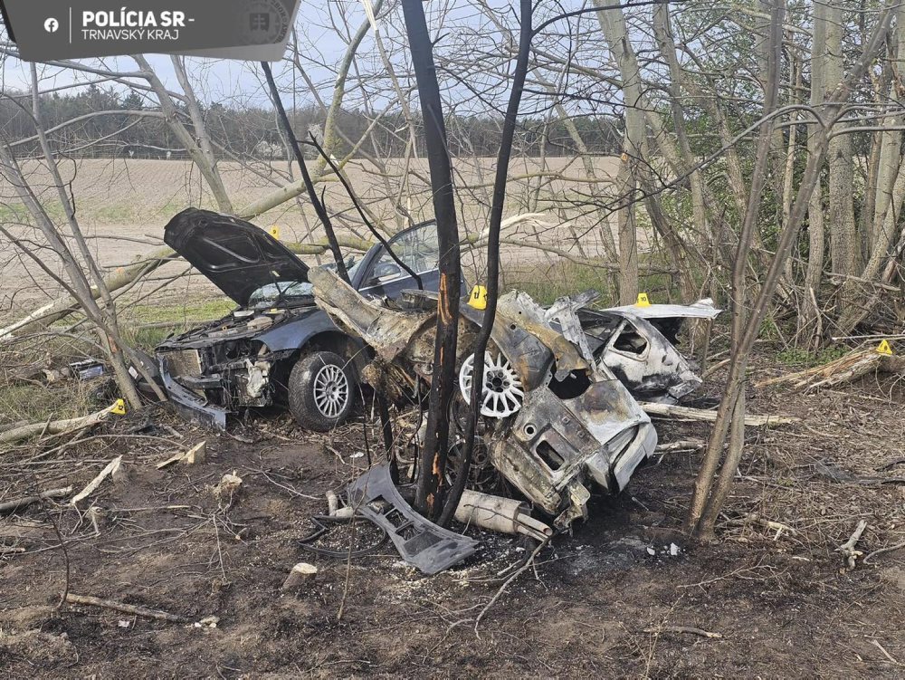 Náraz auta do stromov v okrese Senica si vyžiadal dva životy