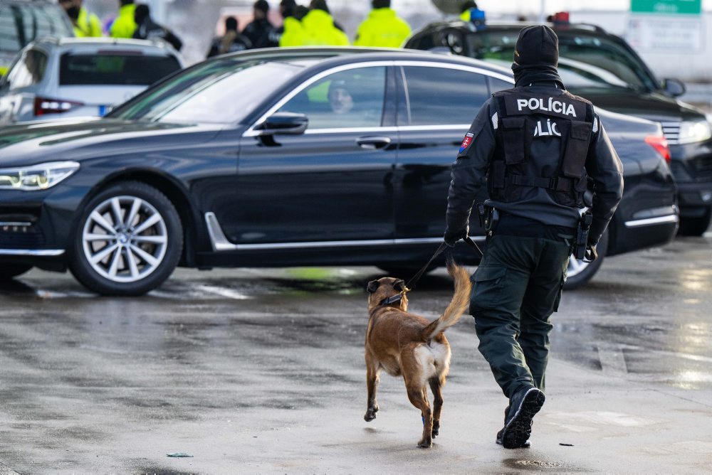   Brífing ministra vnútra M. Šutaja Eštoka  a ministra vnútra Bavorska Joachima Herrmanna