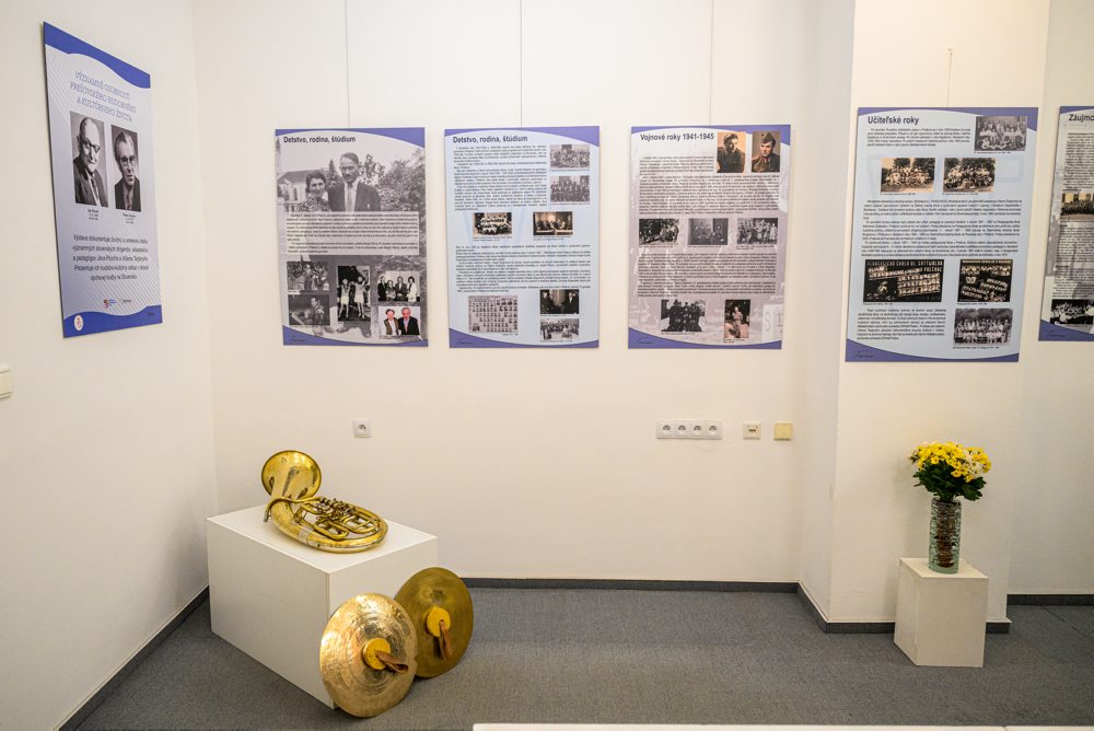 Expozícia výstavy Významné osobnosti prešovského hudobného a kultúrneho života v Krajskom múzeu v Prešove