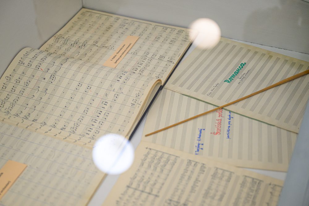 Expozícia výstavy Významné osobnosti prešovského hudobného a kultúrneho života v Krajskom múzeu v Prešove