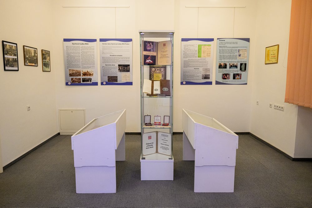 Expozícia výstavy Významné osobnosti prešovského hudobného a kultúrneho života v Krajskom múzeu v Prešove