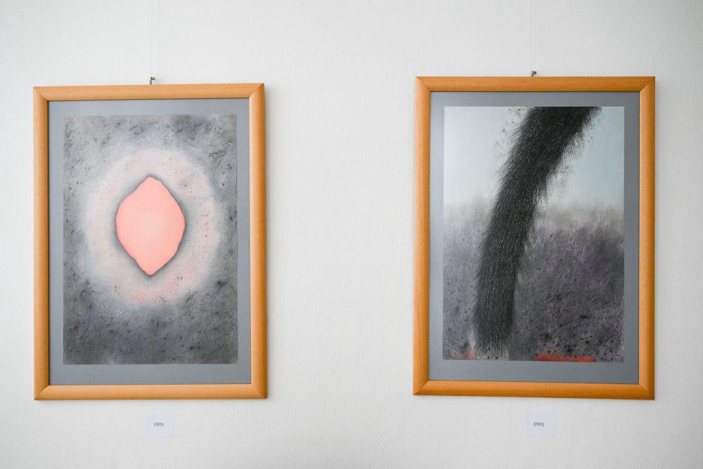 Výtvarník Dušan Nágel vystavuje diela v Novom Meste nad Váhom