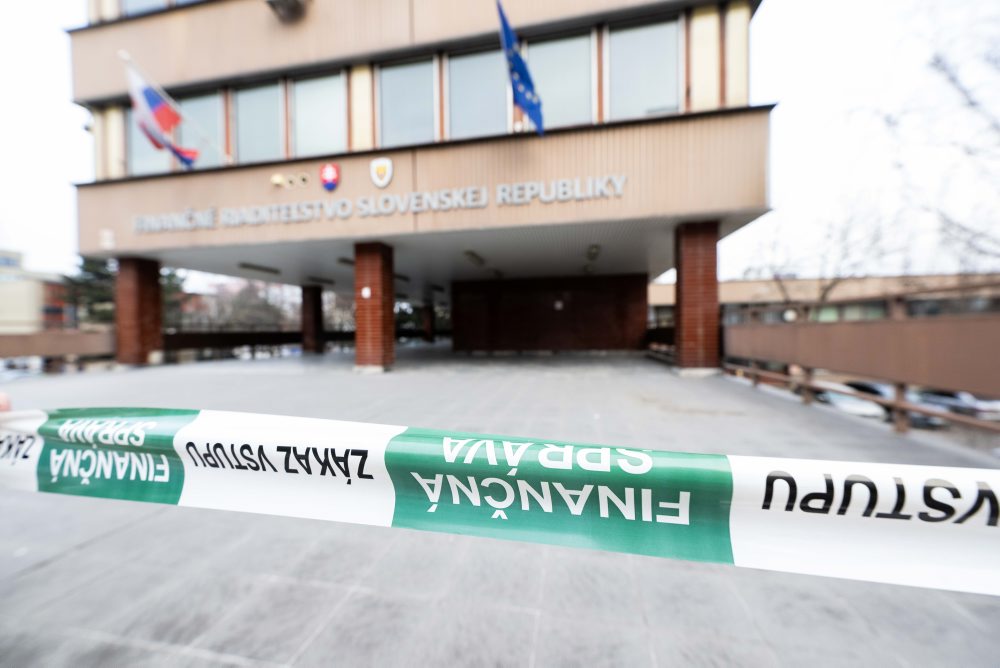 Evakuácia budovy Finančného riaditeľstva SR v Bratislave 