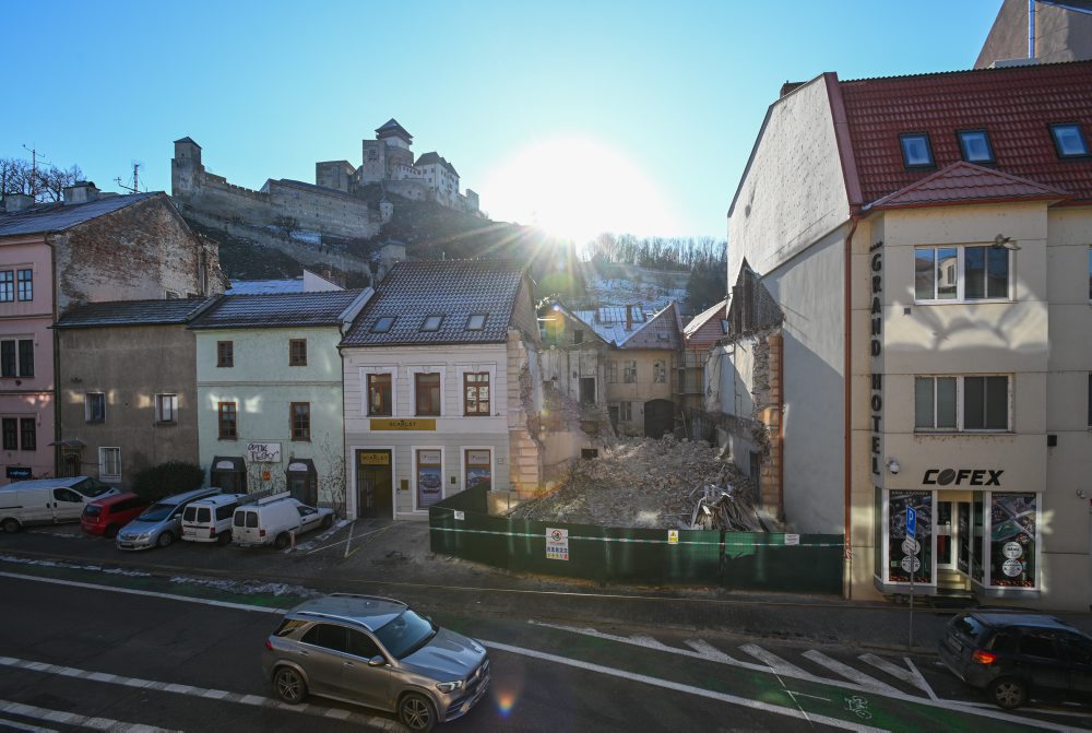 Zbúraný pamiatkovo chránený objekt v Trenčíne 