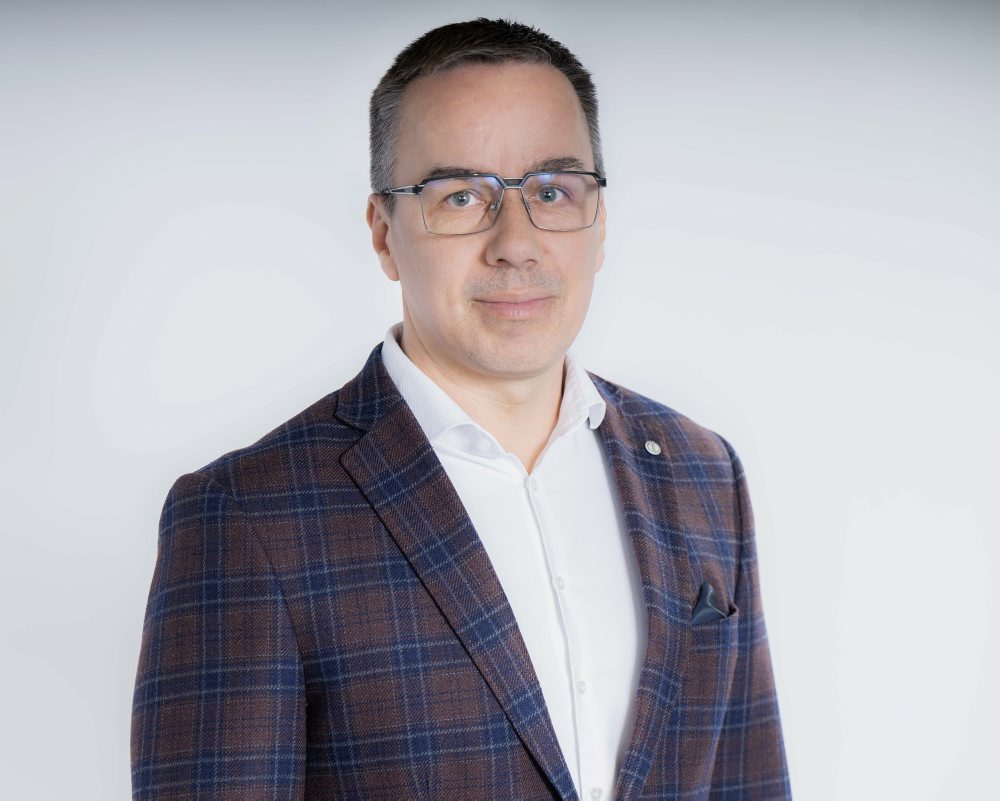 Minister práce, sociálnych vecí a rodiny Erik Tomáš 