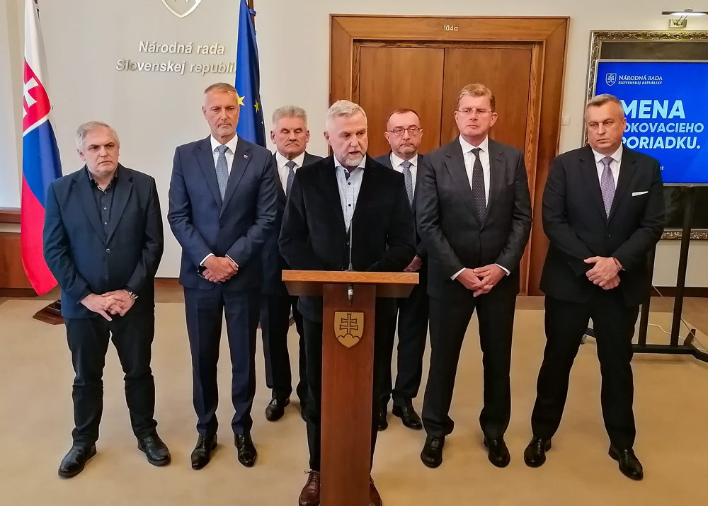 Novela rokovacieho poriadku bude prvým bodom januárovej schôdze