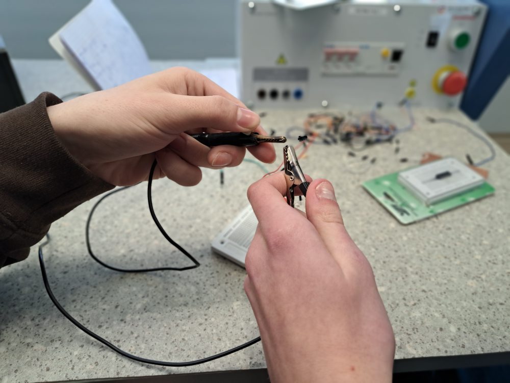 Poprad: V areáli SOŠ elektrotechnickej v Matejovciach pribudol technický polygón