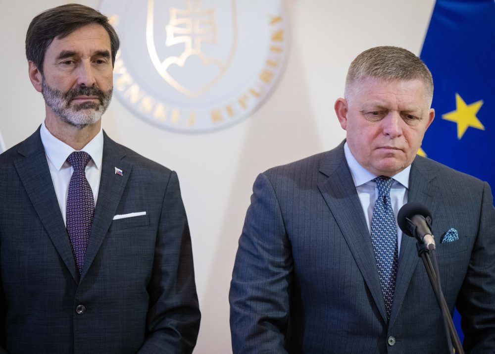 Tlačová konferencia predsedu vlády SR Roberta Fica, ministra zahraničných vecí a európskych záležitostí SR Juraja Blanára a štátneho tajomníka MZVaEZ SR Mareka Eštoka k REPowerEU