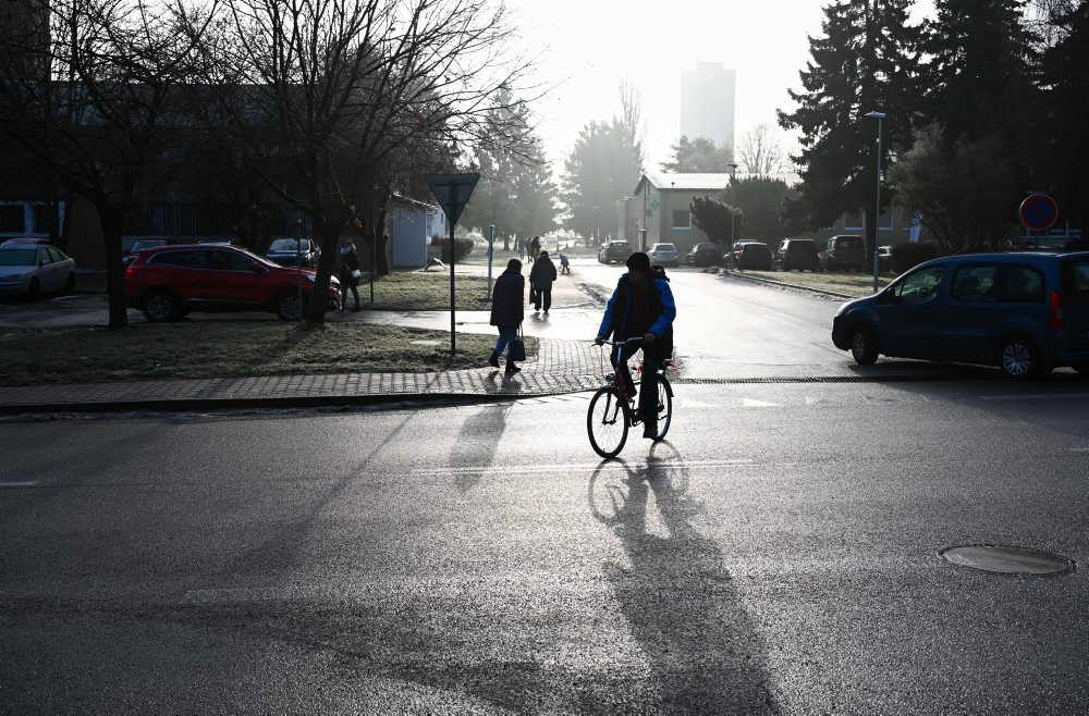 Na západnom Slovensku je poľadovica, situácia v Starej Turej