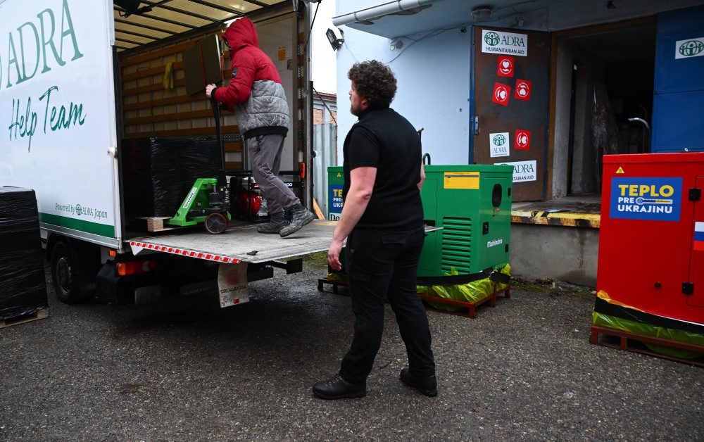 Nakládka a odoslanie pomoci zo zbierky Teplo pre Ukrajinu