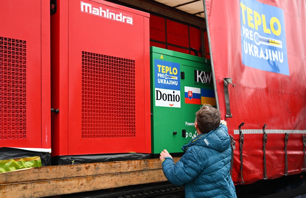 Nakládka a odoslanie pomoci zo zbierky Teplo pre Ukrajinu