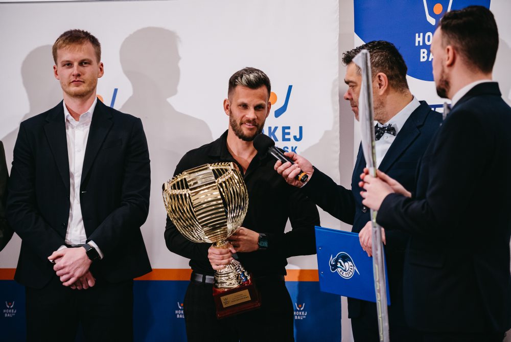 Hokejbal: Hráčom roka je opäť Martinusík, medzi ženami zvíťazila Lopušanová