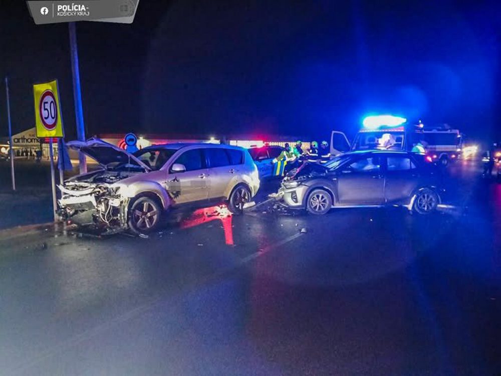 V Haniske neďaleko Košíc došlo k nehode troch áut