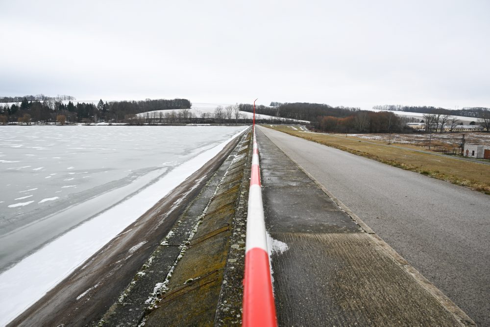 Zníženie hladiny vody vo vodnej nádrži v Kunove