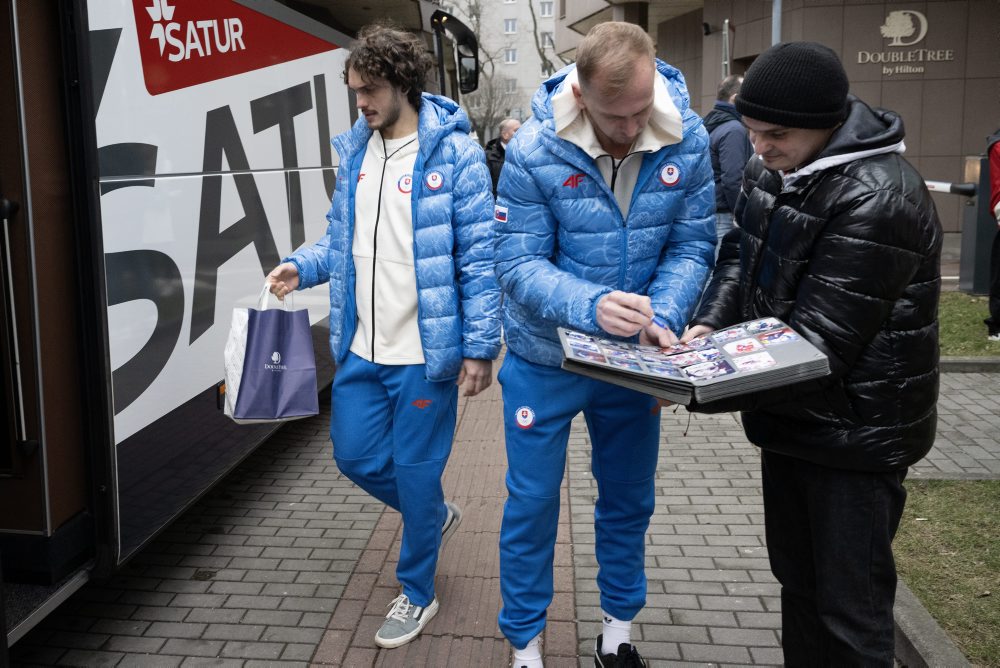Odchod slovenskej hokejovej reprezentácie na ZOH do Talianska
