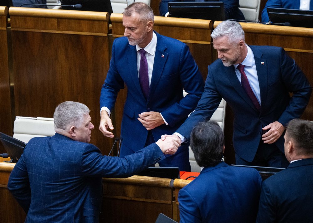 Parlament odmietol vysloviť nedôveru vláde SR