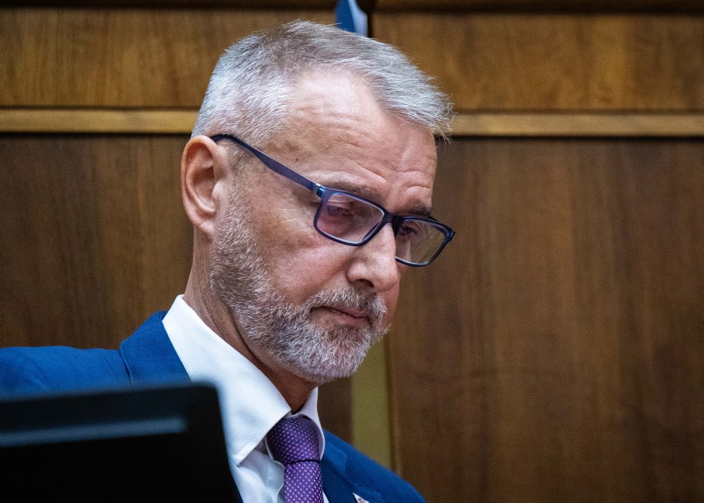 NRSR: Rozpravu k návrhom na odvolanie členov vlády predčasne ukončili