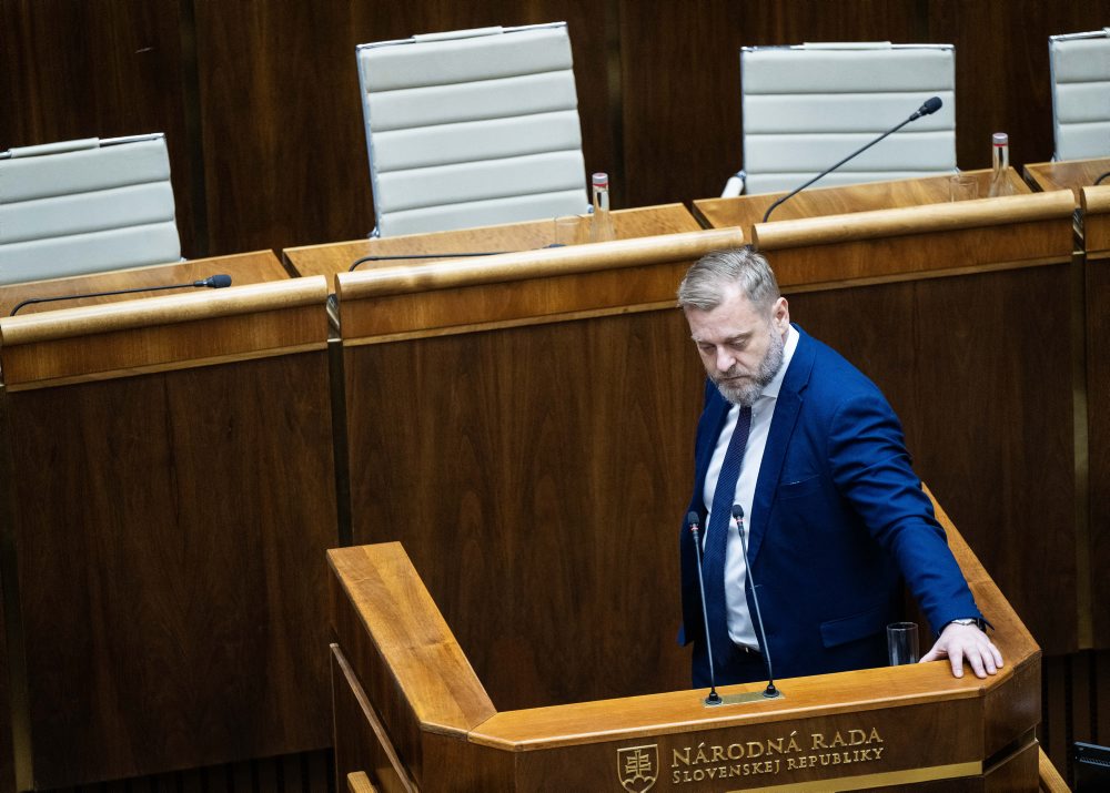 NRSR: Rozpravu k návrhom na odvolanie členov vlády predčasne ukončili