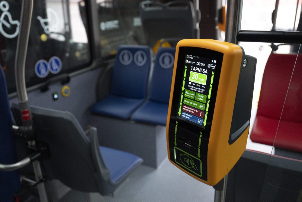 Primátor Bratislavy predstavil nové ekologické autobusy na stlačený zemný plyn