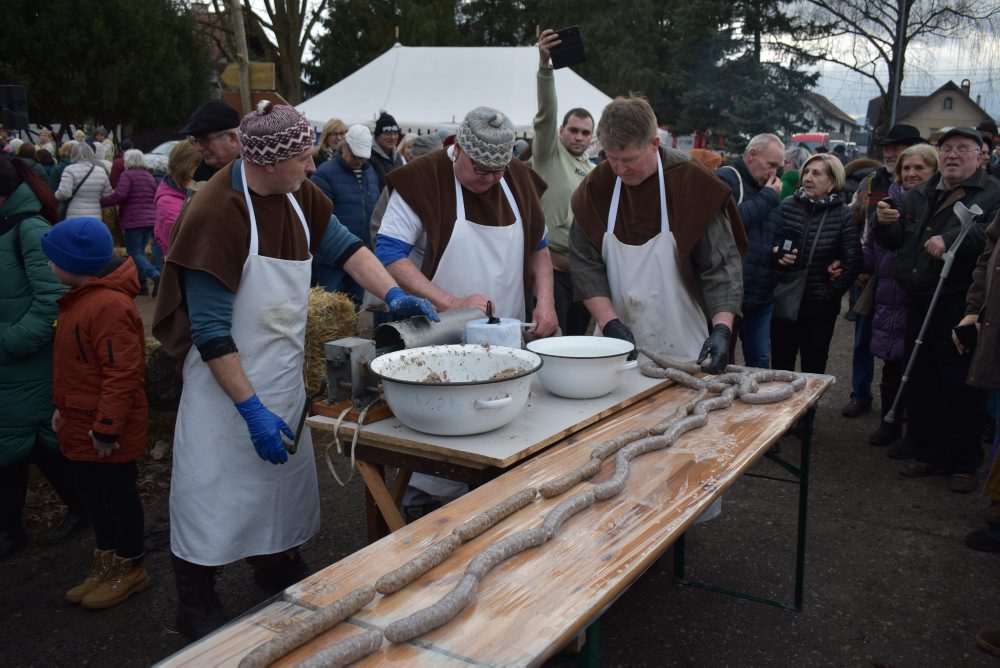 V Žiari nad Hronom vyrobili rekordnú hurku, merala viac než 100 metrov 