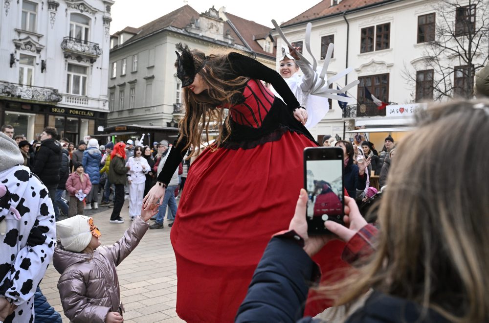 Tradičný fašiangový sprievod v Bratislave 