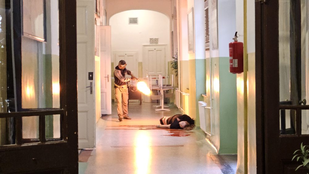 Cvičenie integrovaného záchranného systému zamerané na udalosť s hromadným postihnutím osôb na gymnáziu v Komárne