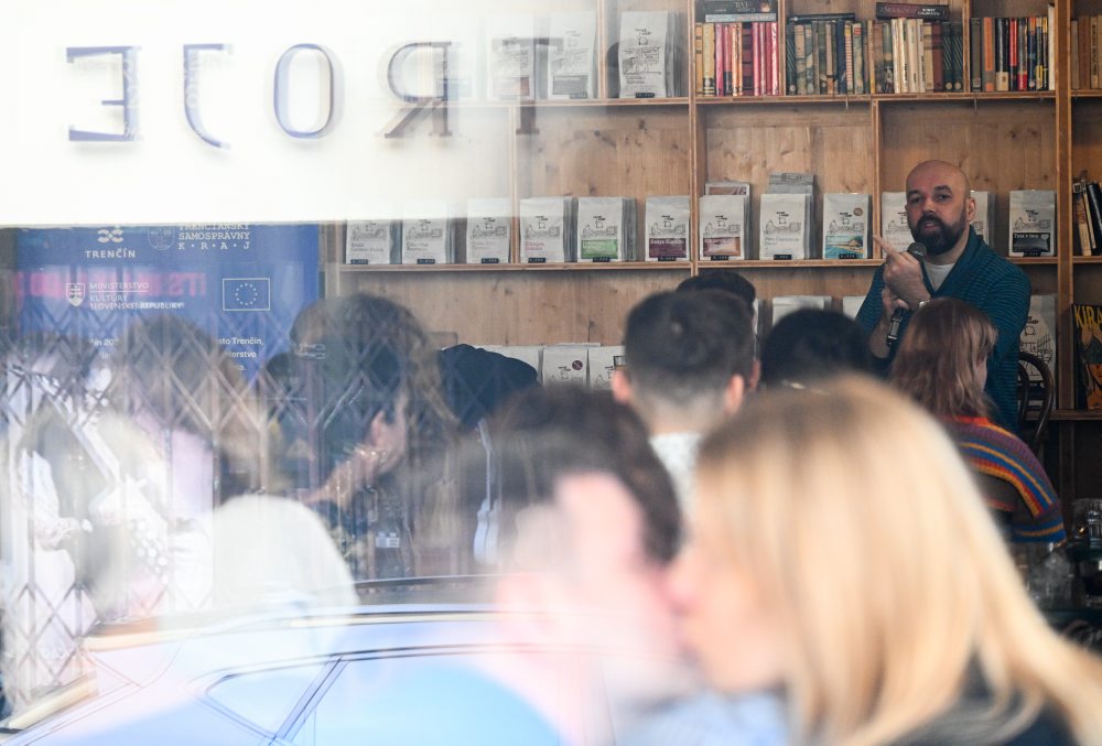 Otvárací ceremoniál Európskeho hlavného mesta kultúry Trenčín 2026 odštartoval fašiangovým sprievodom v uliciach Trenčína 