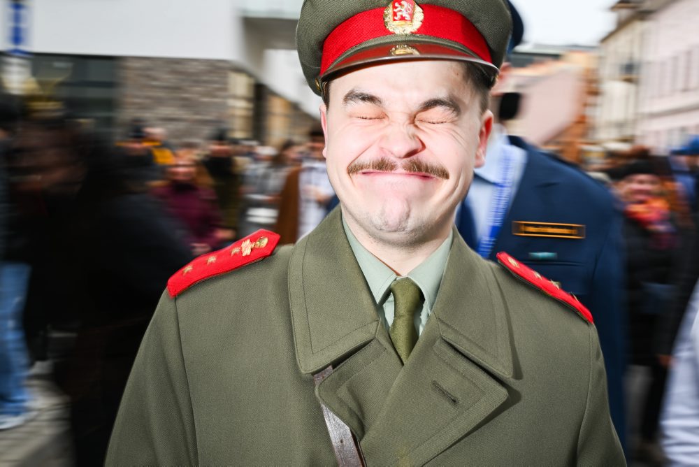 Otvárací ceremoniál Európskeho hlavného mesta kultúry Trenčín 2026 odštartoval fašiangovým sprievodom v uliciach Trenčína 