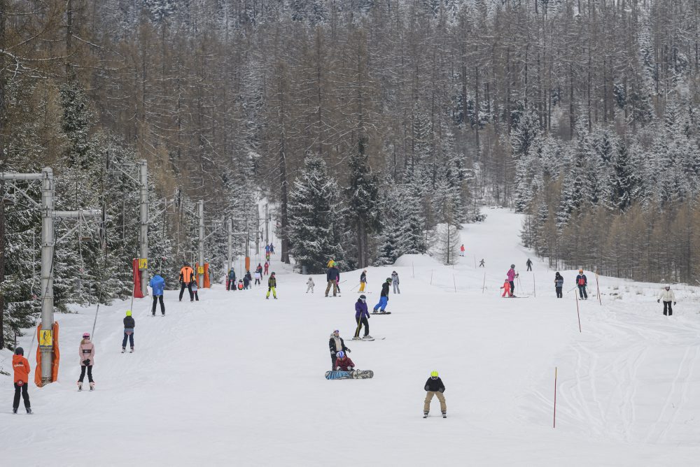 Lyžovačka v stredisku Jakubkova lúka v Starom Smokovci