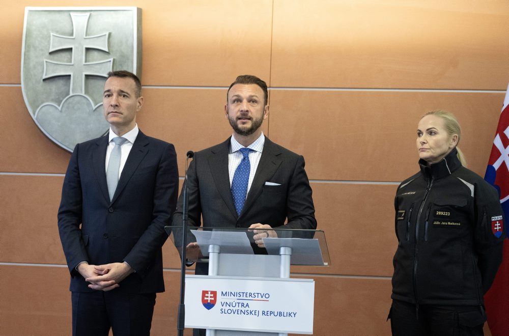 Polícia prijala opatrenia pre údajné hrozby voči školám v Bratislave
