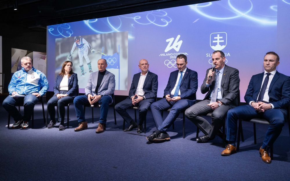Tlačová konferencia k hodnoteniu výkonu športovcov na zimných olympijských hrách v Taliansku