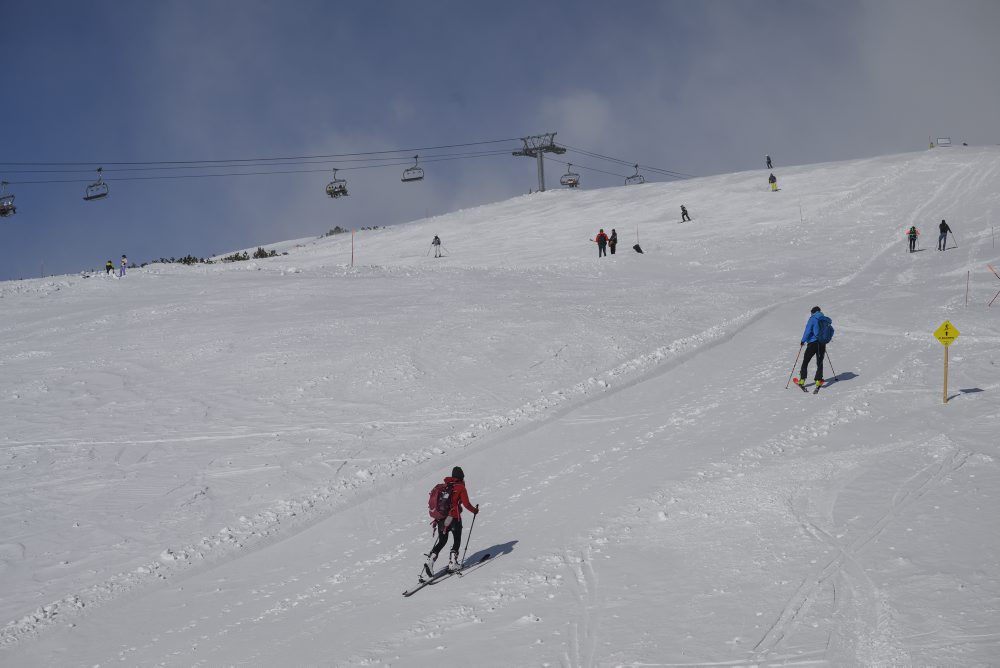 Lyžiari vo Vysokých Tatrách