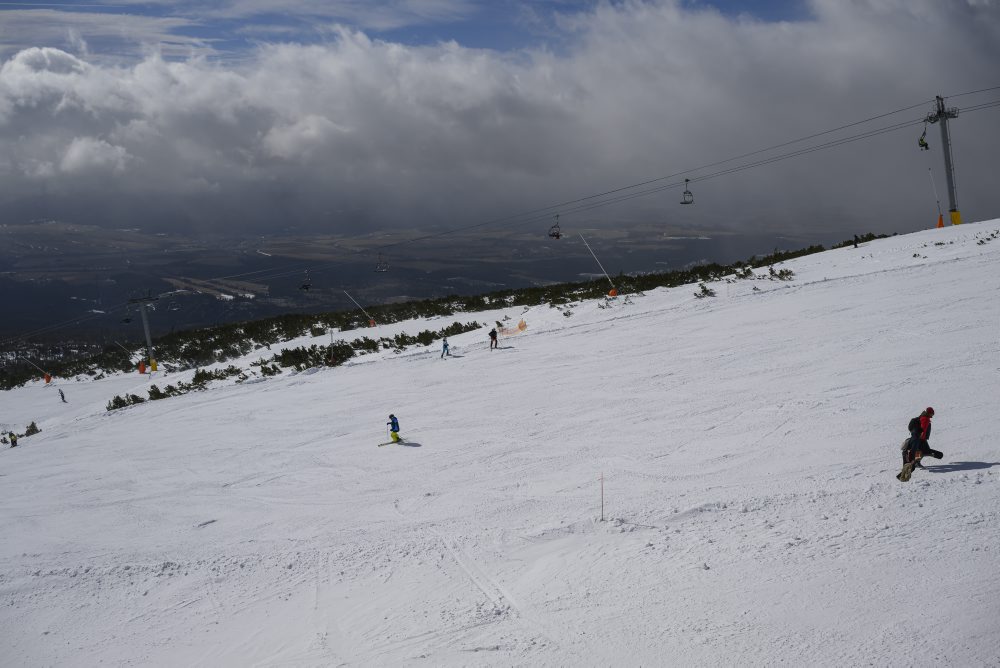 Lyžiari vo Vysokých Tatrách