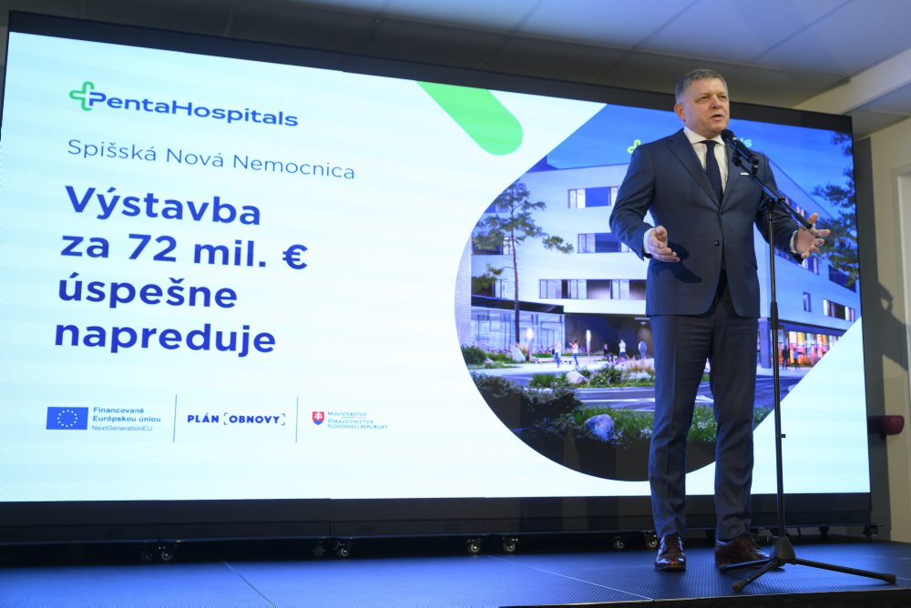 Otvorenie zrekonštruovaného chirurgického oddelenia a predstavenie hrubej stavby nového nemocničného pavilónu za účasti predsedu vlády SR Roberta Fica, ministra zdravotníctva SR Kamila Šaška, generálneho riaditeľa siete Penta Hospitals Slove
