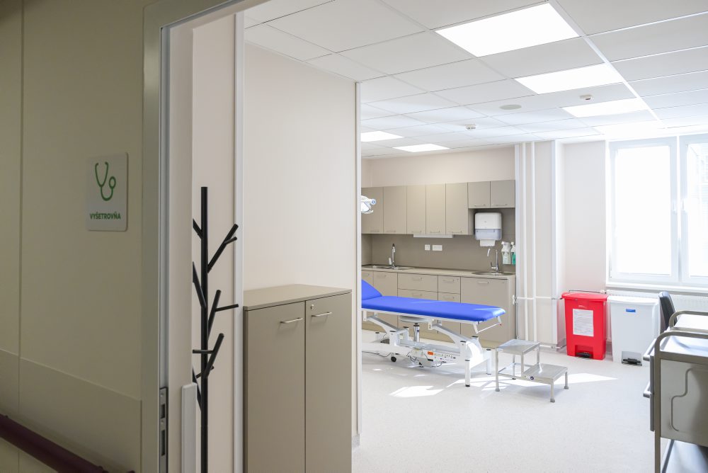 Otvorenie zrekonštruovaného chirurgického oddelenia a predstavenie hrubej stavby nového nemocničného pavilónu za účasti predsedu vlády SR Roberta Fica, ministra zdravotníctva SR Kamila Šaška, generálneho riaditeľa siete Penta Hospitals Slove